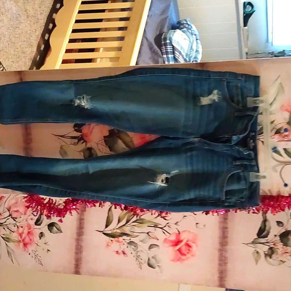 Hollister jeans 28 waist 28 length